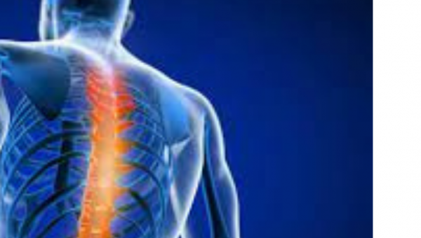 عملية تثبيت فقرات العمود الفقري في الهند